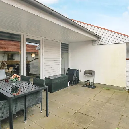 Marina Retreat In Aero - By Traum