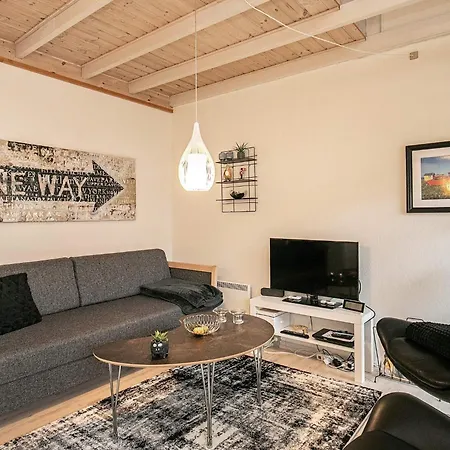 Marina Retreat In Aero - By Traum *