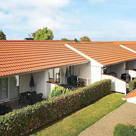 Marina Retreat In Aero - By Traum